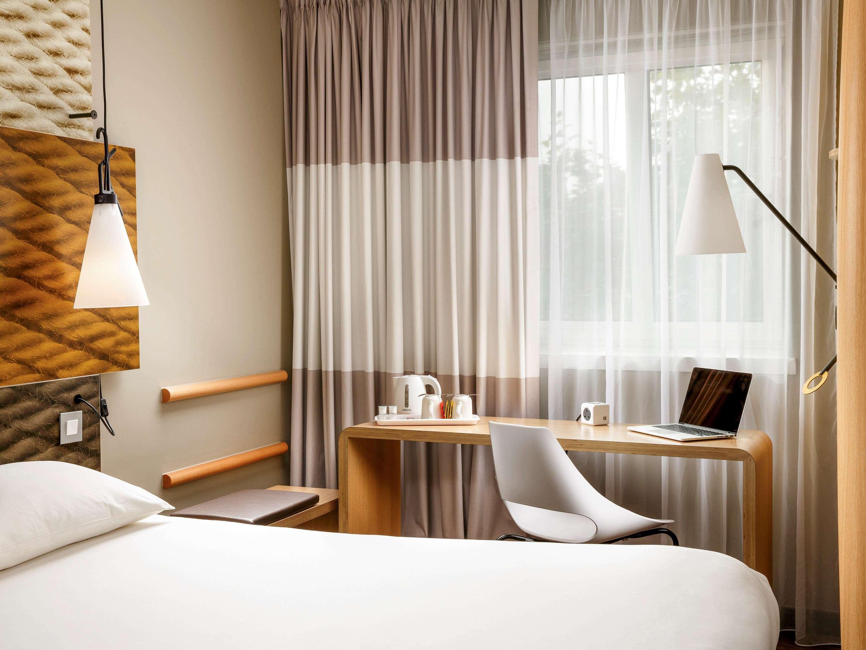 Ibis London Barking Hotel Exterior photo