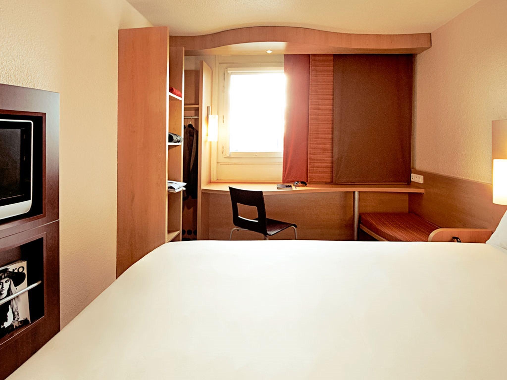 Ibis London Barking Hotel Exterior photo