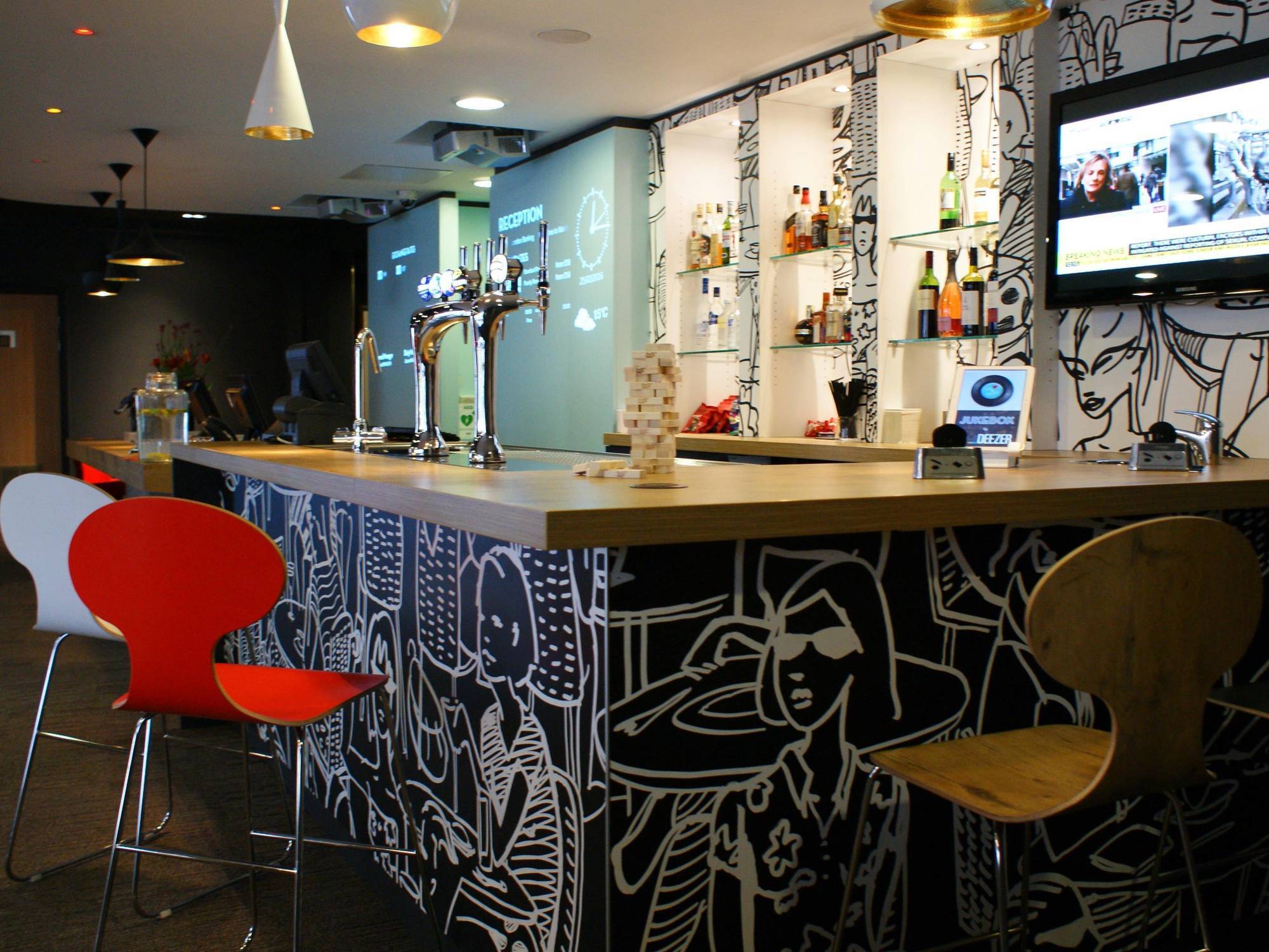 Ibis London Barking Hotel Exterior photo