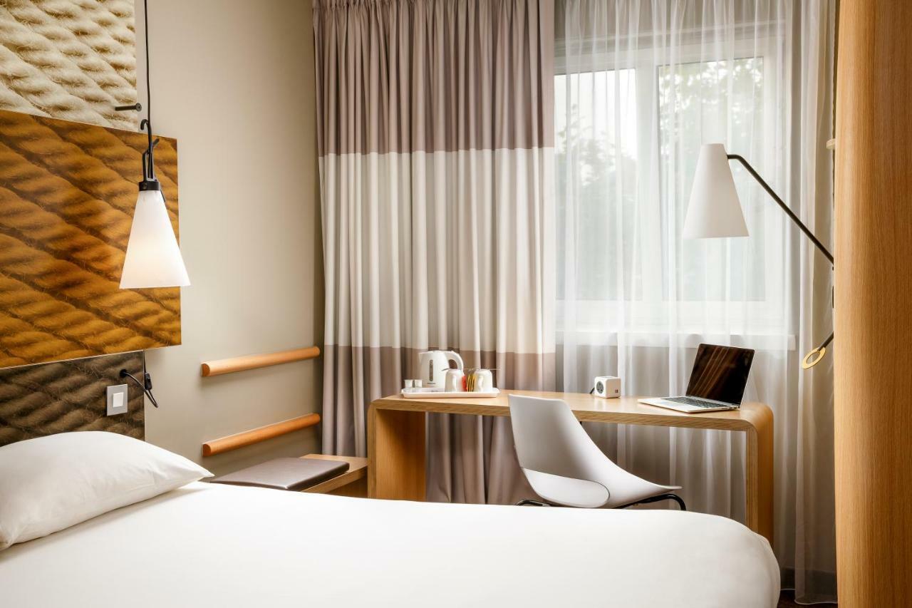 Ibis London Barking Hotel Exterior photo